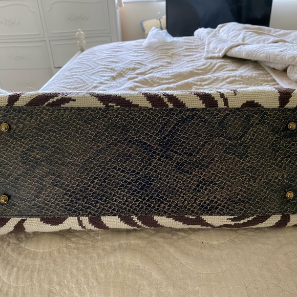 CLEVER CARRIAGE SATCHEL - Picture 6 of 7